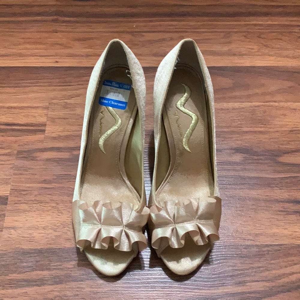 Women's gold heels!